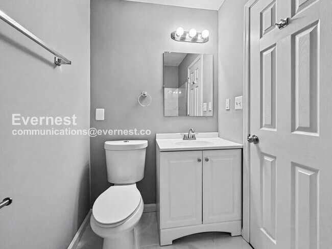 Building Photo - 8010 Carmel Dr