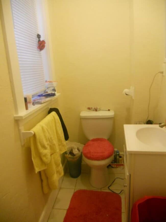 Building Photo - Great 3 Bed Available 9/1/26