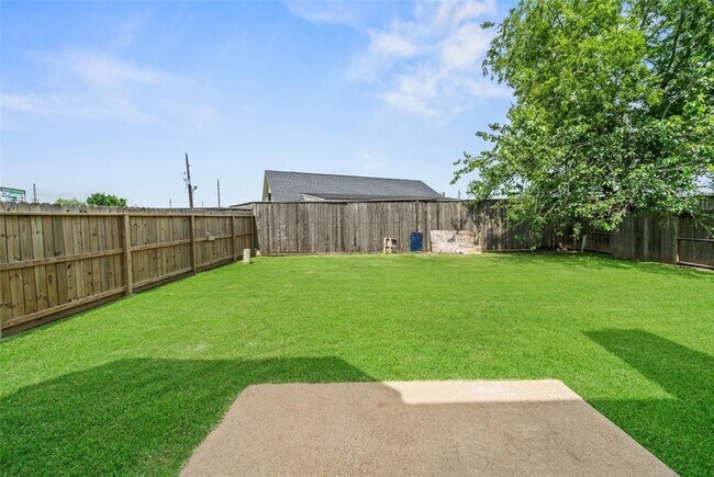 Building Photo - 11011 Hunting Path Ct