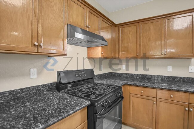Building Photo - 10586 N Whitney Ave