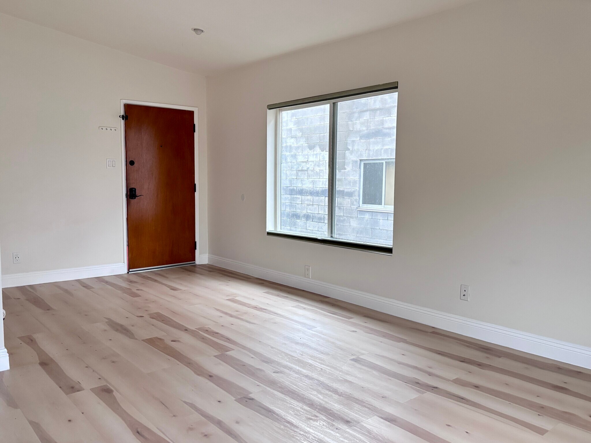 Building Photo - 538 Brooks Ave