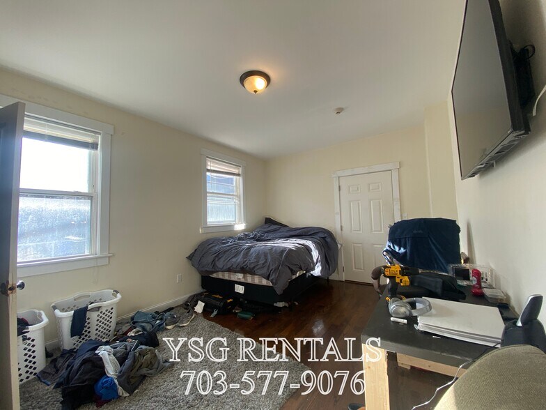 Building Photo - 19 Lambert Ave