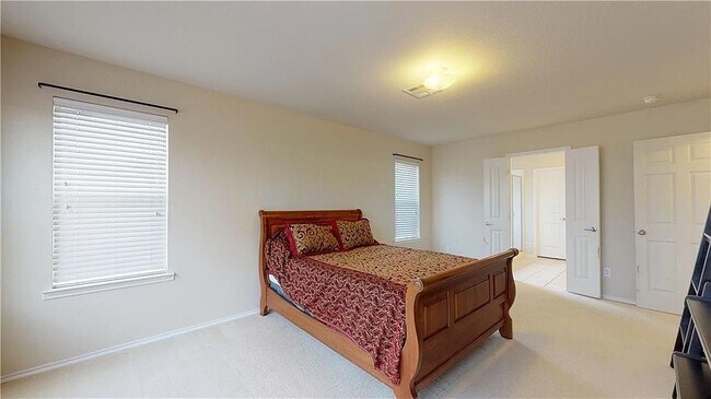 Building Photo - 9948 Southgate Dr