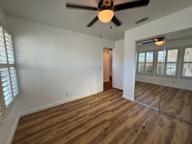 Building Photo - Stunning 4 Bedroom with 3 Bathroom Home in...