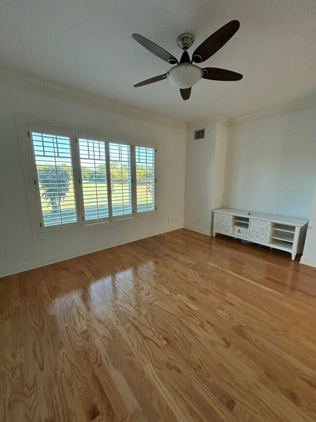 Building Photo - 11627 SE Florida Ave