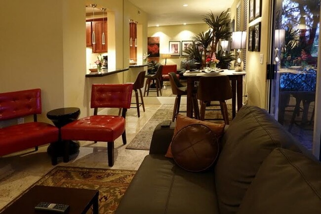 Building Photo - 270 E Flamingo Rd