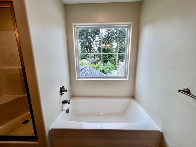Building Photo - Gorgeous new construction in Norfolk!