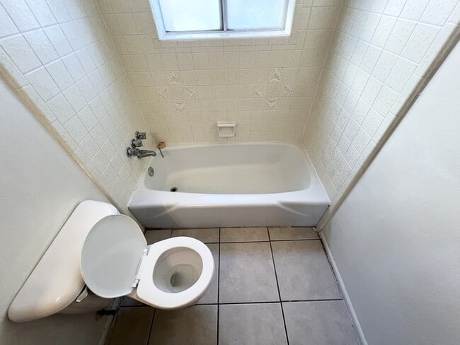 Building Photo - 1540 S 400 E