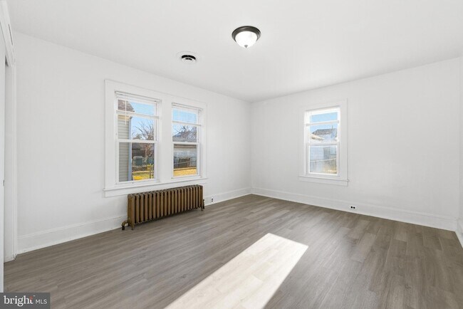 Building Photo - 140 Maddock Ave