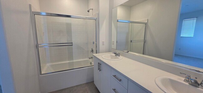 Building Photo - Welcome Home!!  Brand New Build Solar Rental in the Heart of Menifee!