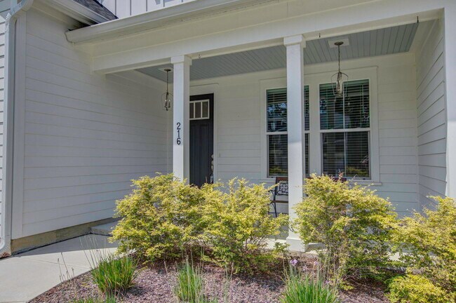 Building Photo - 216 Quimby Hill Dr