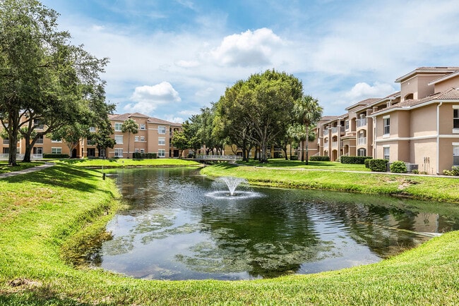 Building Photo - 5060 Fairways Cir
