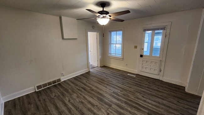 Building Photo - Updated North Side Home