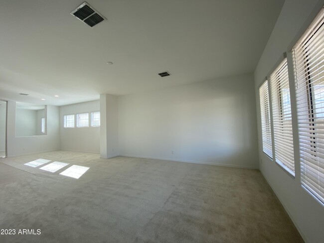 Building Photo - 442 W Golden Aspen Dr