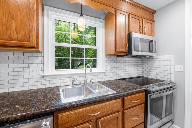 Building Photo - 3 Bedroom Home in Chesterfield County ***Available August 2026**