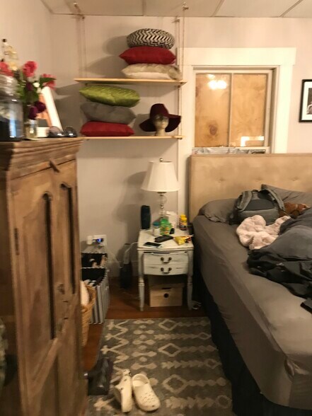 Building Photo - 77 W Main St