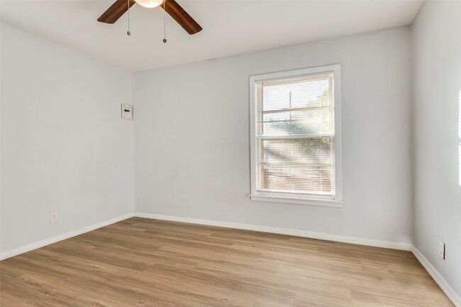 Building Photo - 1410 S W St