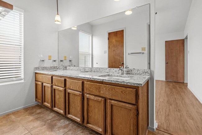 Building Photo - 3112 Freemont St