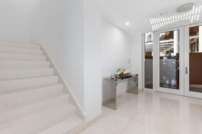 Building Photo - 1000 S Ocean Blvd