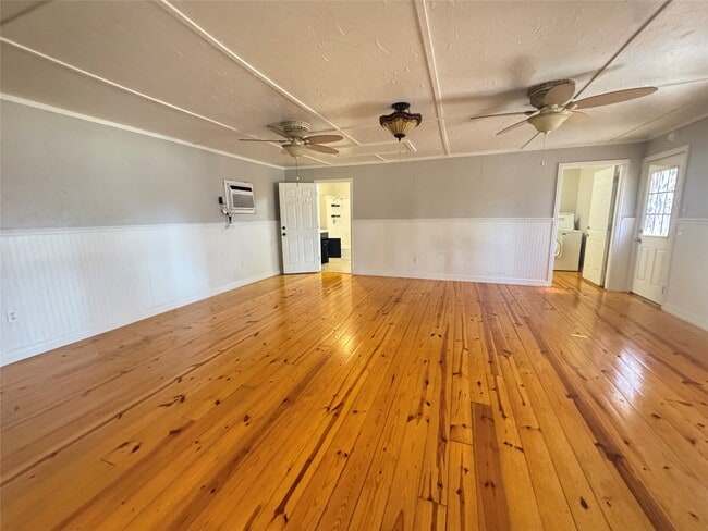 Building Photo - 17302 Mathis Rd