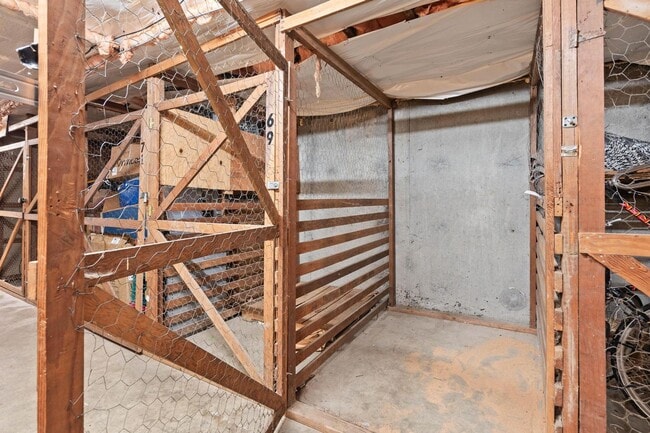 Building Photo - N Mohawk