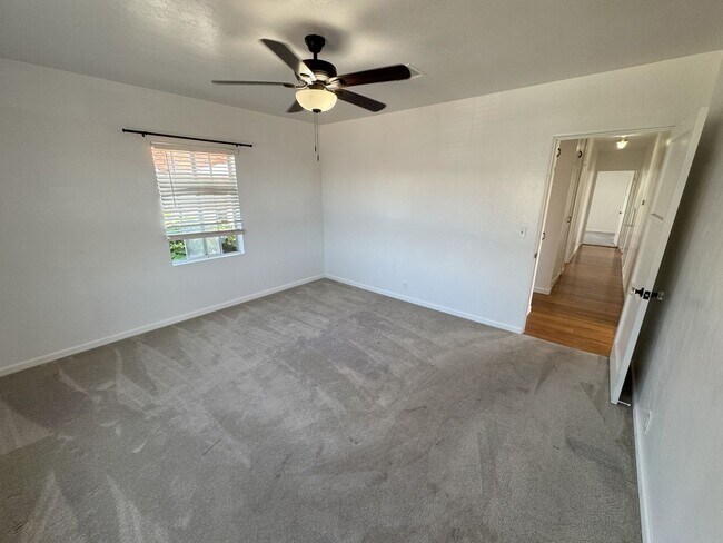 Building Photo - POINT LOMA HOME 4br-2.0 baths located on l...