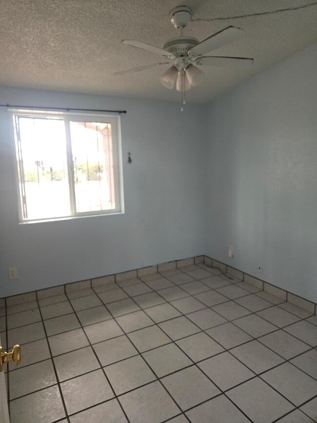 Building Photo - 3865 Redwing Pl