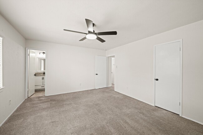 Building Photo - 6711 Pickett Dr