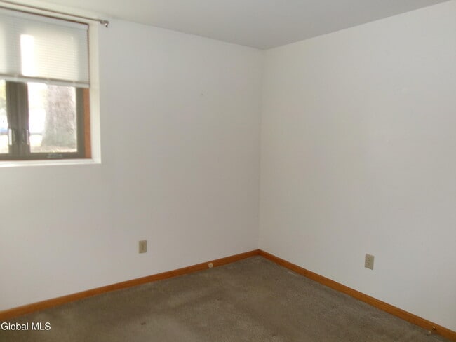 Building Photo - 222 S Ten Broeck St