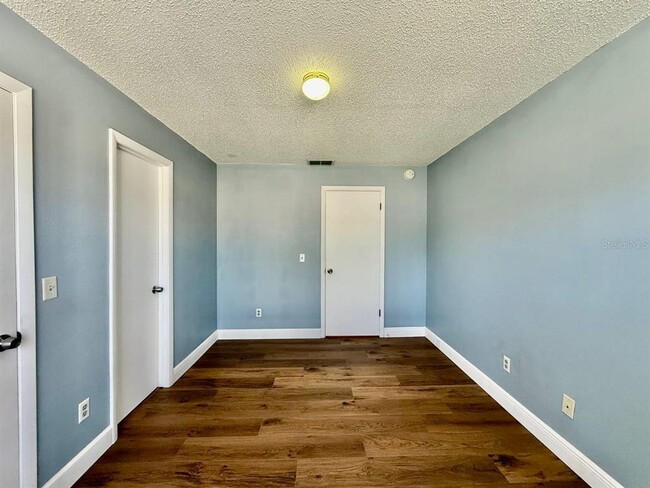 Building Photo - 3416 Sunrise Villas Ct N