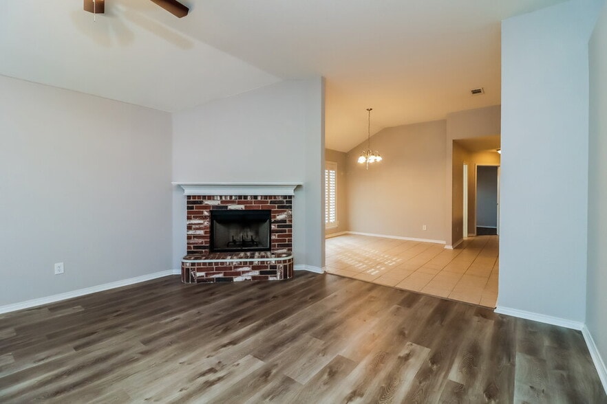 Building Photo - 1201 Gray Dawn Dr