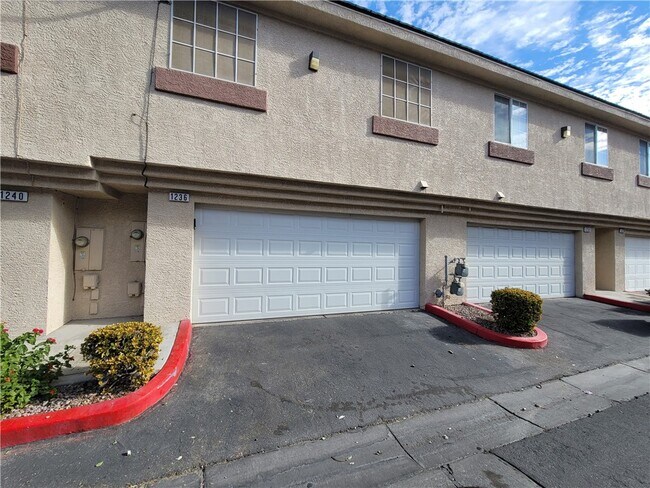 Building Photo - 1236 Dusty Creek St