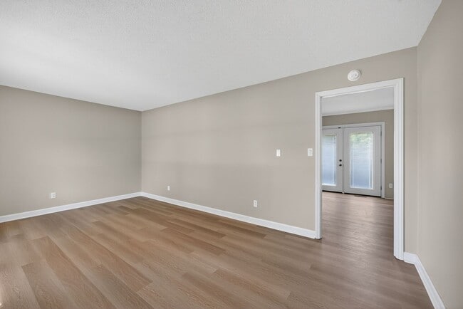 Building Photo - 3 bedroom, 2 bathroom House in Eden!