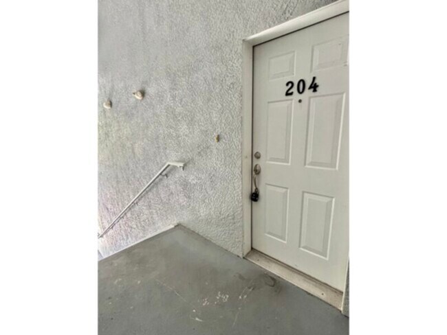 Primary Photo - Water Included-2nd Floor Unit In Pine Key-...