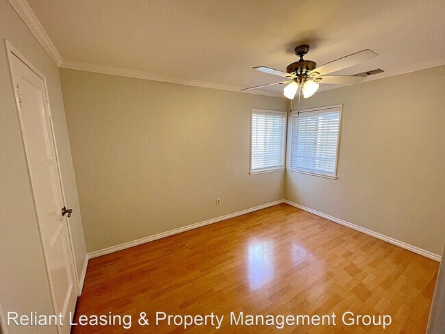 Building Photo - 2 br, 2 bath House - 10638 Mount Gleason Ave.