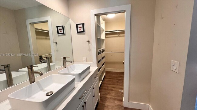 Building Photo - 3538 SW 17th St