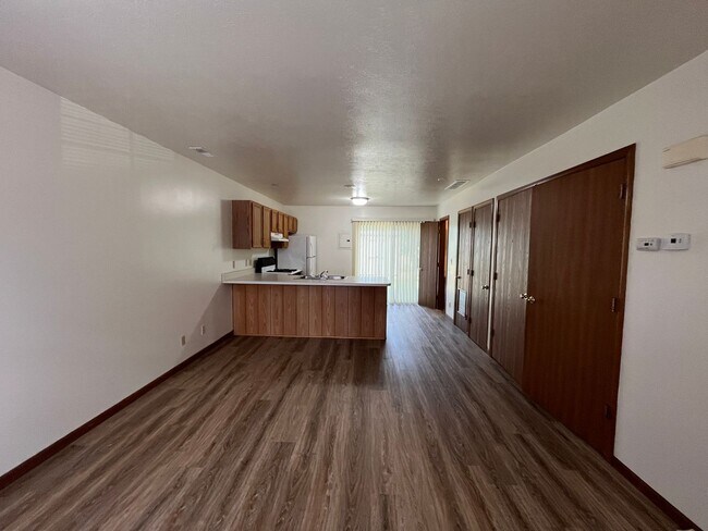 Building Photo - 124 Watertower Ct