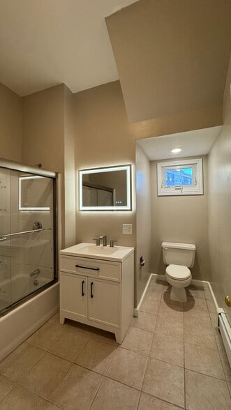 Building Photo - 62 River St