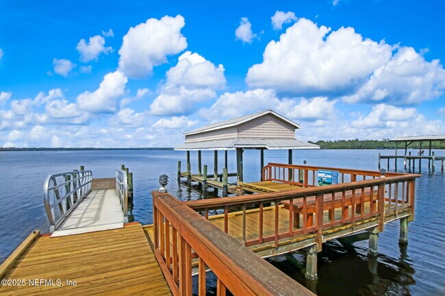 Building Photo - 1842 Paradise Moorings Blvd