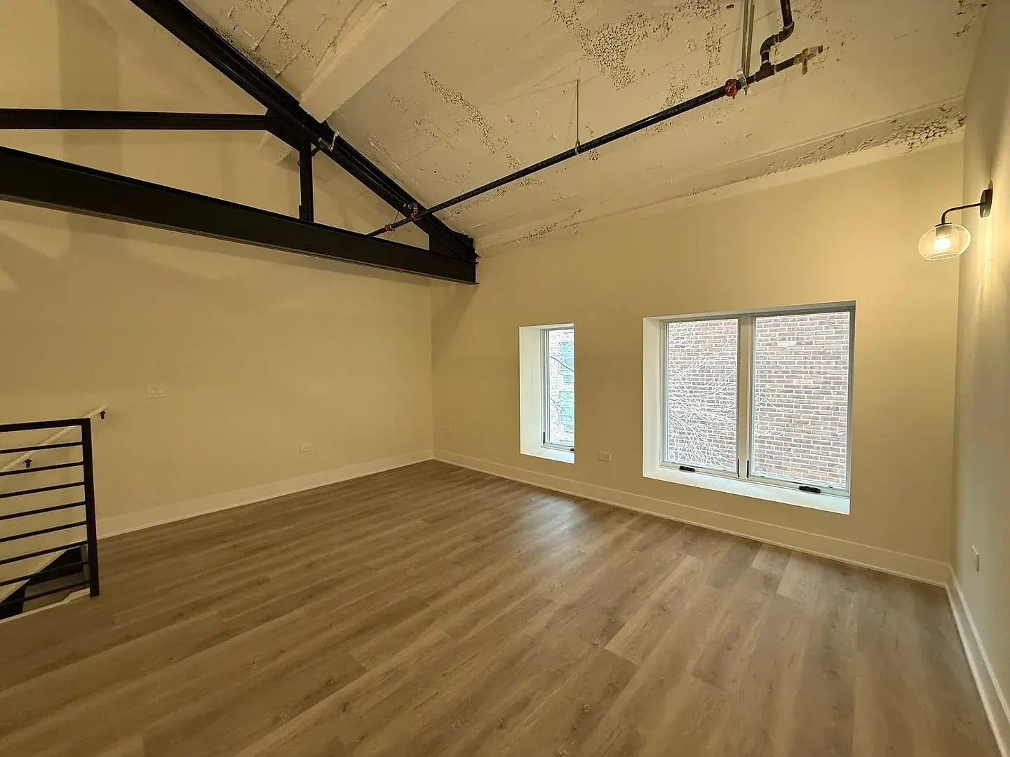 Building Photo - 1453 Maple Ave