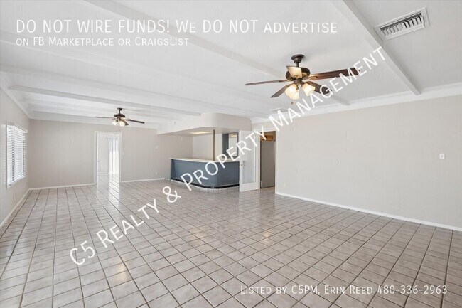Building Photo - 1418 W 7th Pl