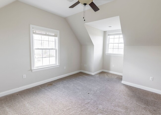 Building Photo - 5 bedroom home