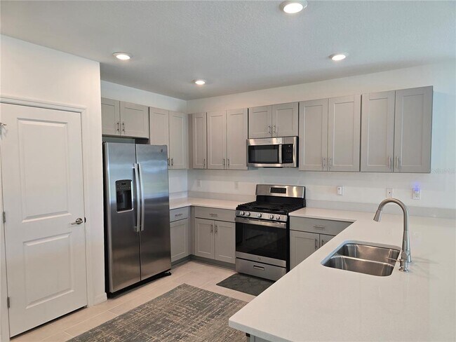 Building Photo - 11207 Fieldstone Dr
