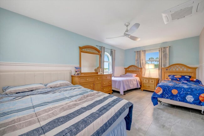 Building Photo - 4408 E Riverside Dr