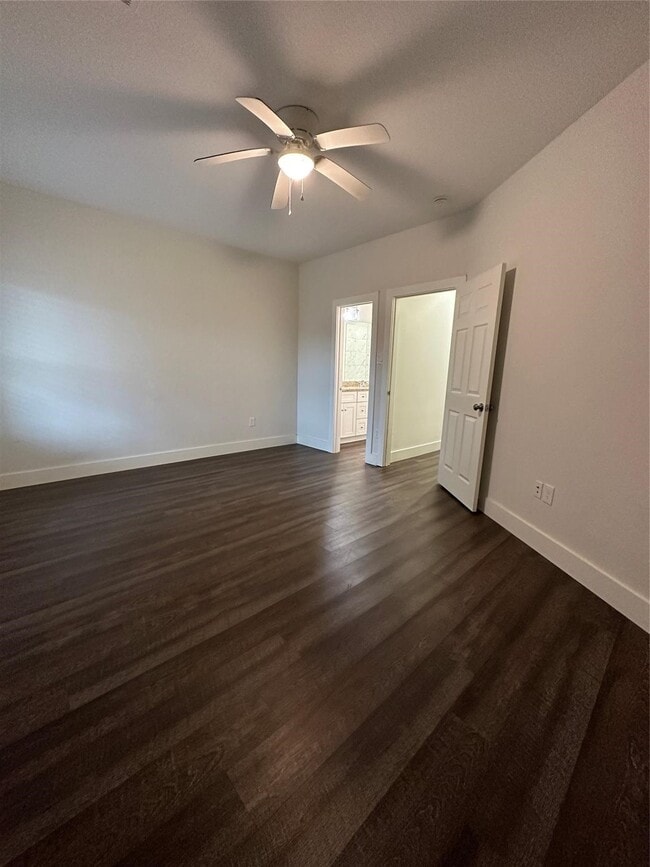 Building Photo - 9302 Bean St