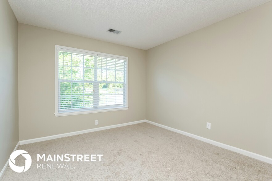 Building Photo - 4400 Feather Way