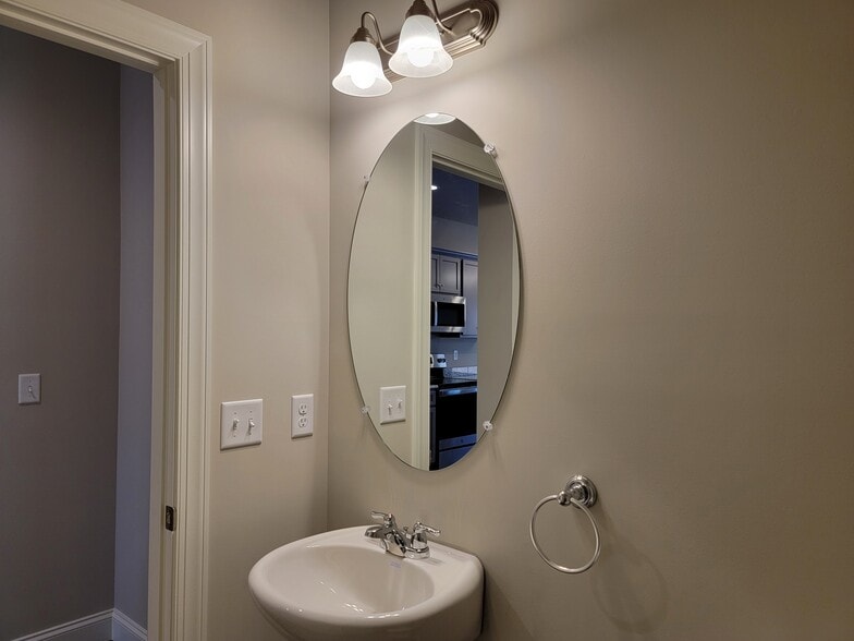 Building Photo - 227 Sage Blvd