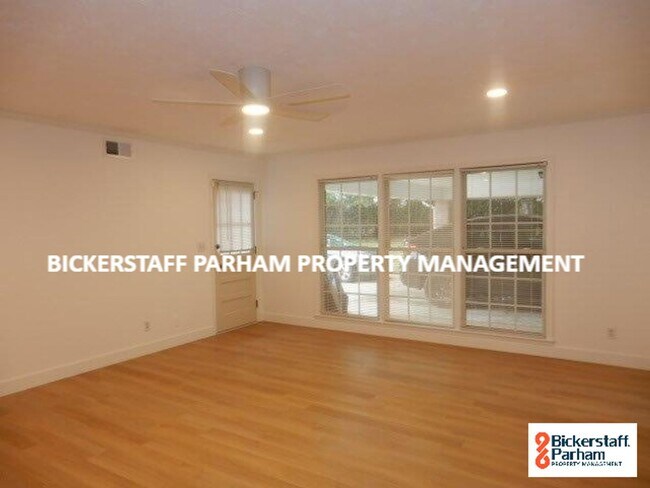 Building Photo - Luxury, Location, and Convenience. Near Heath Park!!