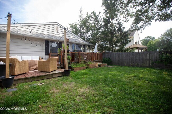Building Photo - 457 Augustus Rd