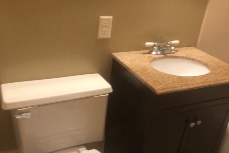 Building Photo - 704 E Thomas St